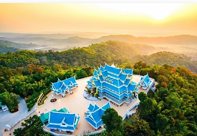 งดงามท่ามกลางธรรมชาติ