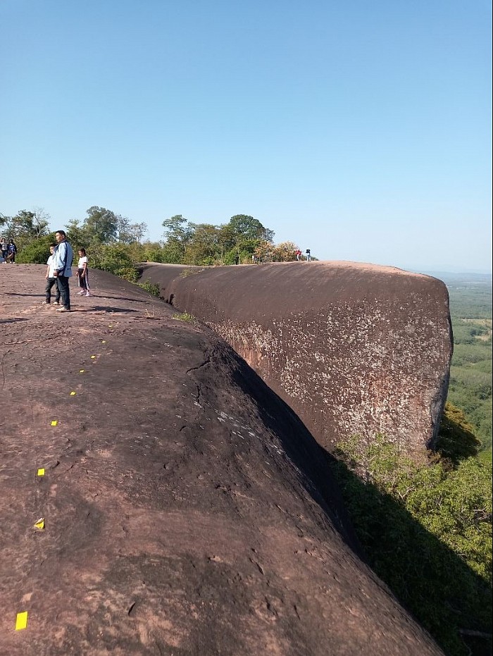 หินสามวาฬ บึงกาฬ